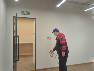 ����͸����Գ���ȩ��